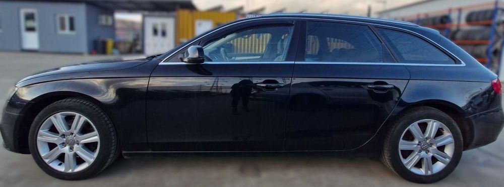 Dezmembrez Audi A4 B8 2.0D 2009 cod motor CAG berlina break Euro 5