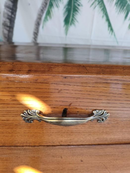 Старинен реновиран скрин масив