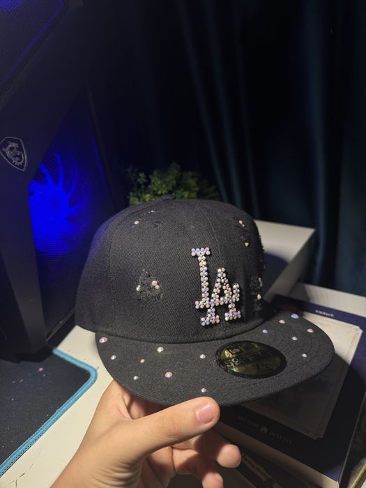 Custom cap black edition