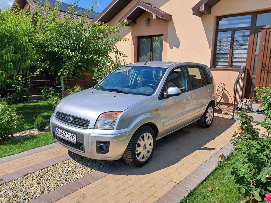 Vand Ford Fusion 1.4 benzina doar 75,000 Km
