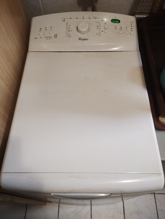 Mașina de spălat verticală defectă