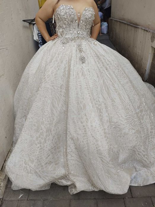 Rochie de mireasa stil prințesa Iași