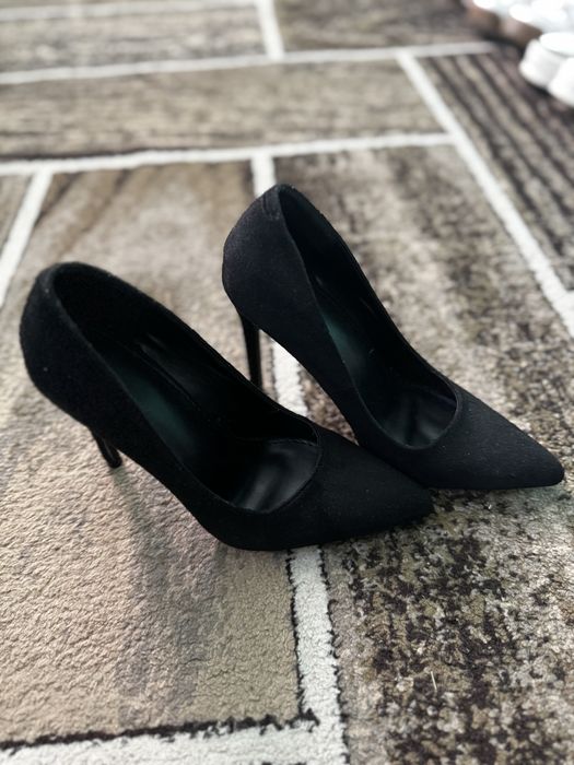 Pantofi stiletto negri