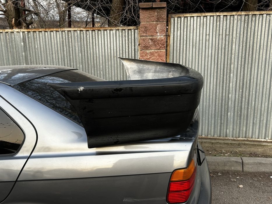 (новый)Задний М бампер БМВ е36 стекловолокно