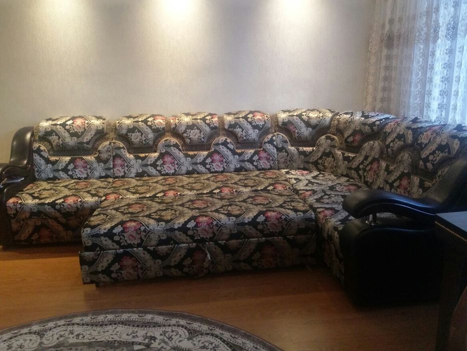 диван большой в отличном состоянии