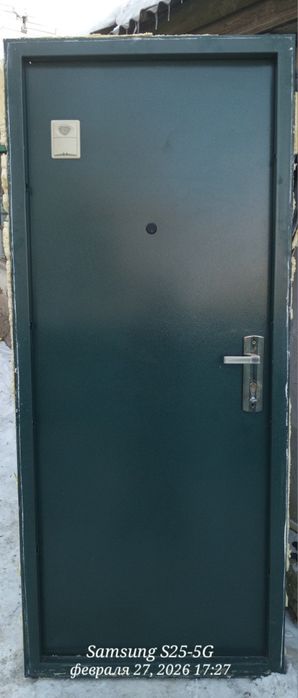 Продам металлическую самодельную дверь.