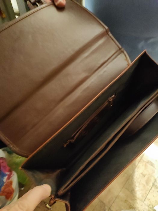 Продам портфель.