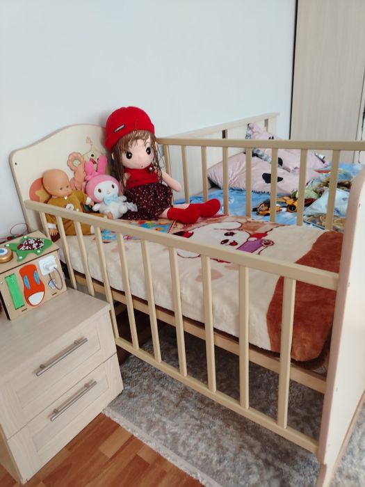 Продам детскую кроватку
