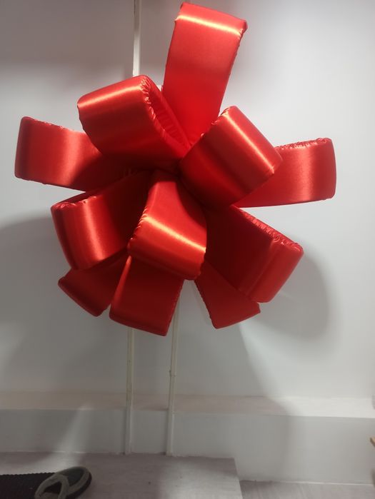 Бант на машину, при покупке.