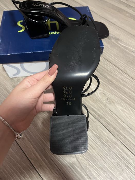 Черни токчета