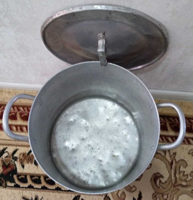 Продам алюминиевую кастрюлю