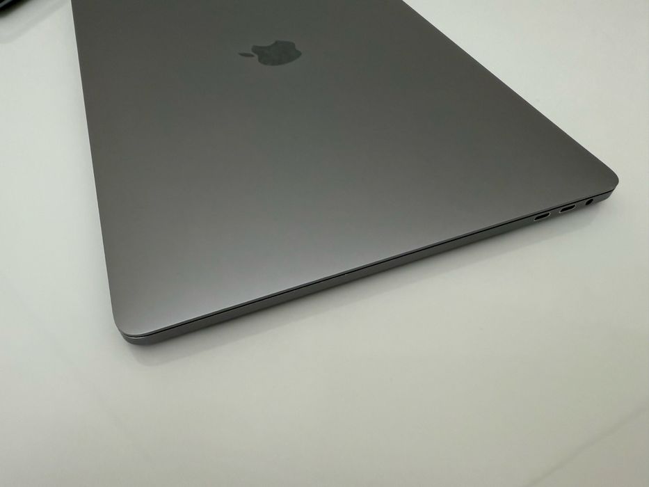 MacBook PRO 2017 15’4 Retina. Core i7/16/512/4GB VGA