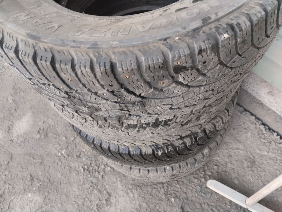 Шины зимнее б/у ..