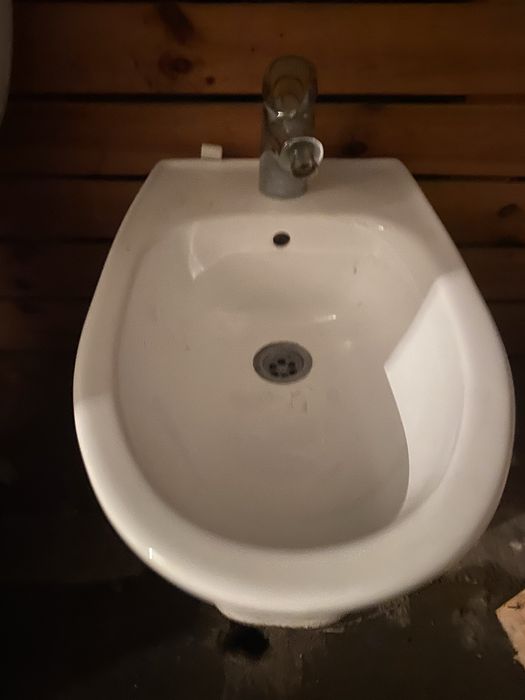 Продам биде в отличном состоянии.