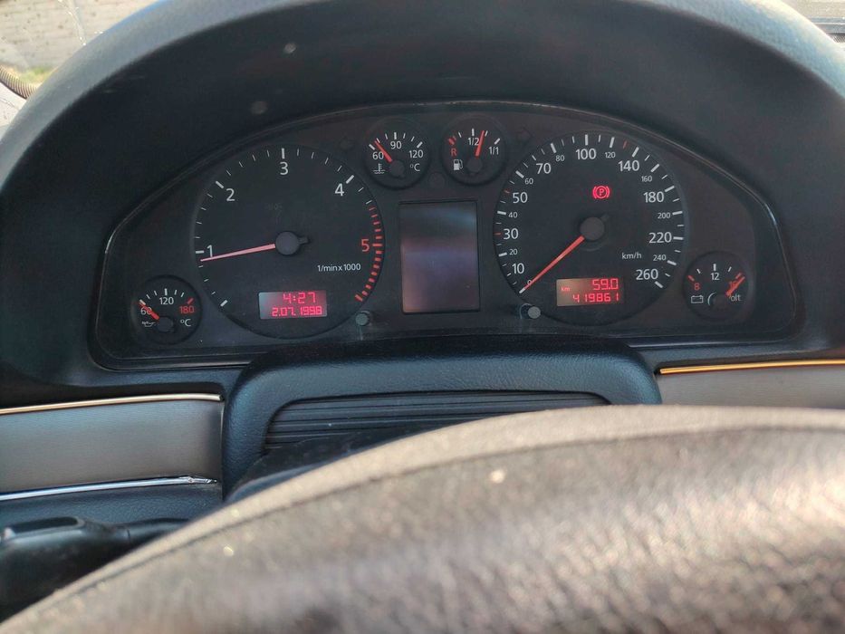 Vând Audi A4, an 2000, km 420000 reali