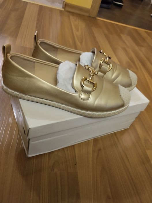 Кожени еспадрили златисти