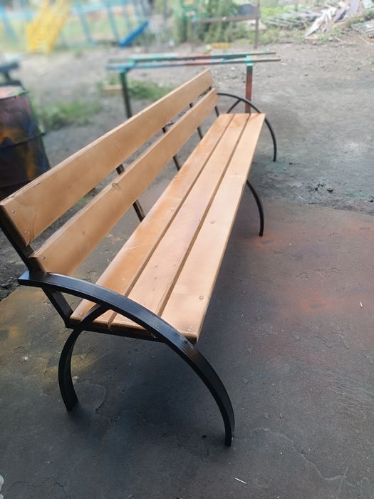 Уличные скамейки