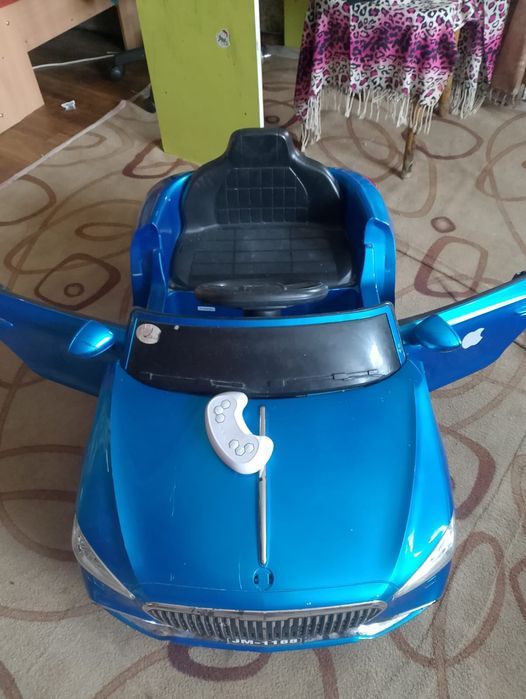 Продам машинку в хорошем состоянии