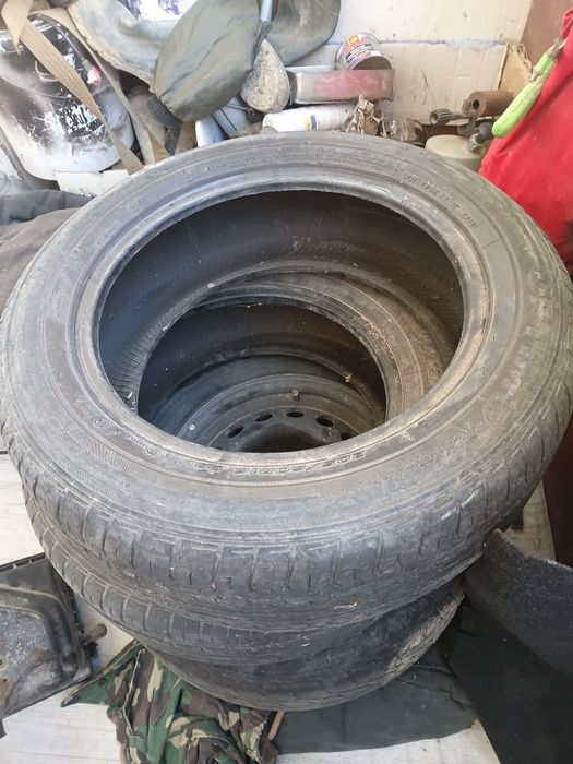 Продам покрышки  16 размер