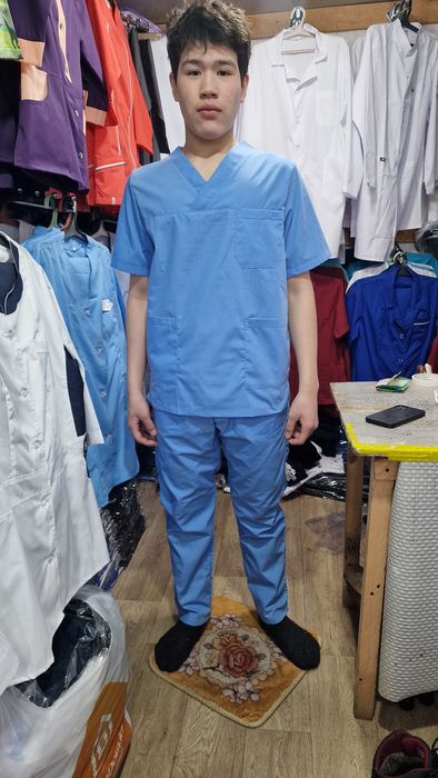 Продаю униформы. Для техничек, кух. рабочих, и медиков.