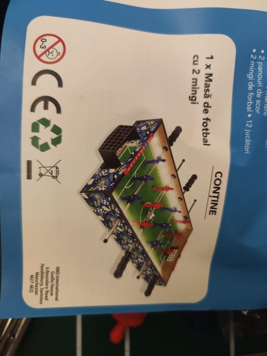 Vând masa mica de fussball