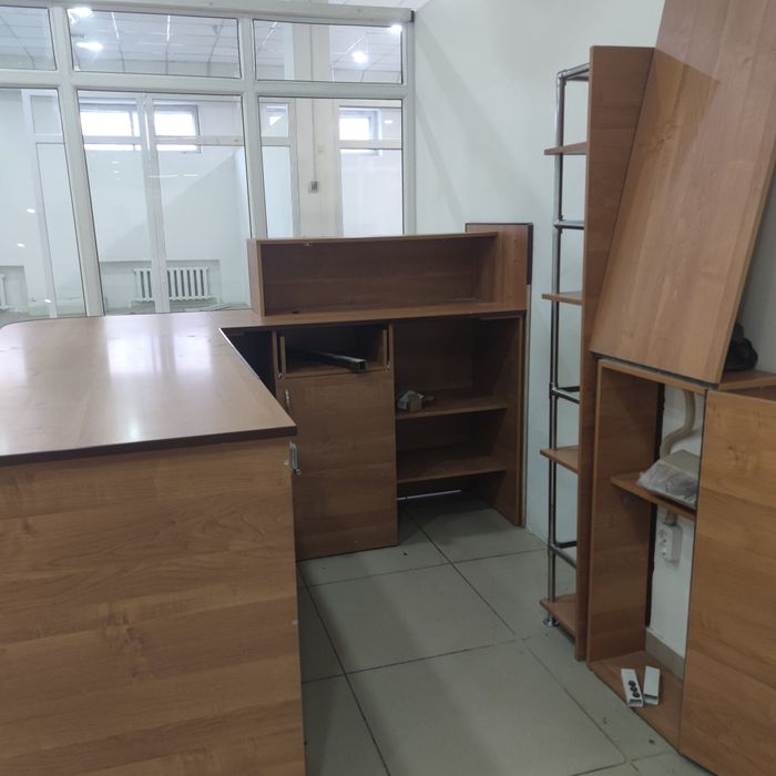 Стол офисный для торговой площади