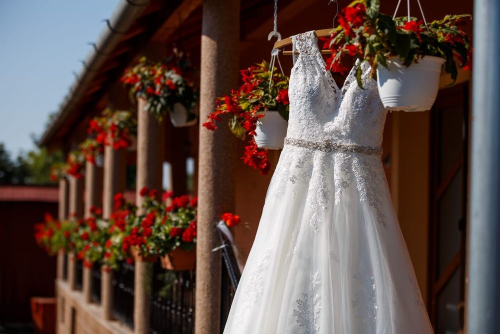 Vand rochie de mireasă