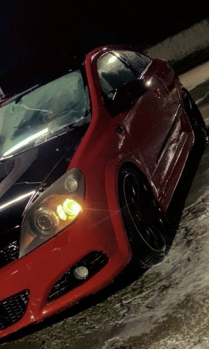 vand urgent faruri xenon opel astra h