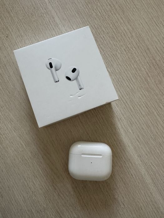 Зарядный кейс от Airpods 3