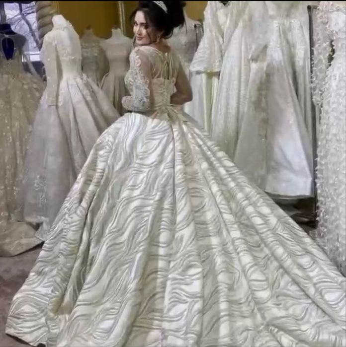 Продается, бизнеспрокат свадебных платьев срочно