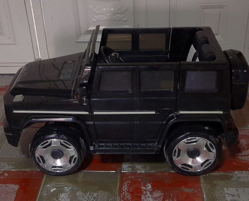 Детская машина чёрная