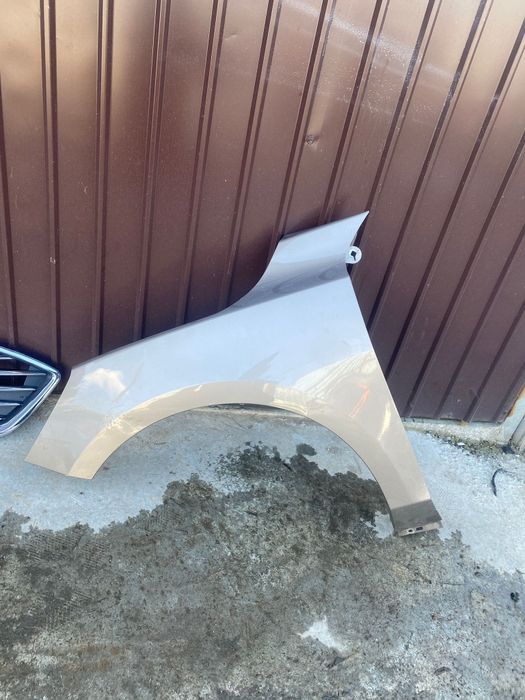 Grila,aripa stanga,proiector dreapta ford focus mk4