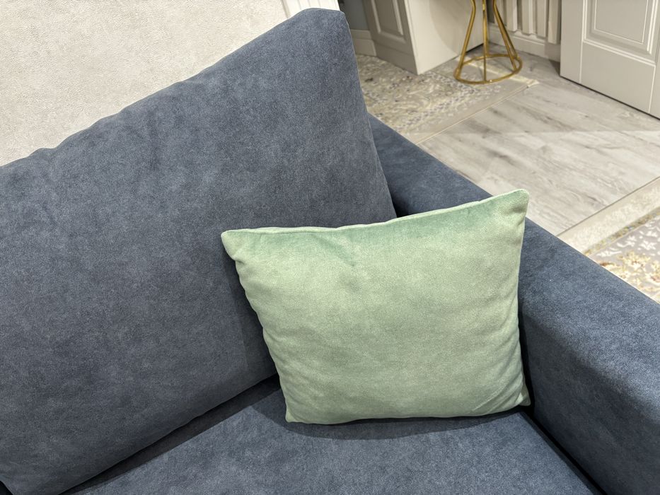 Продам диван почти новый