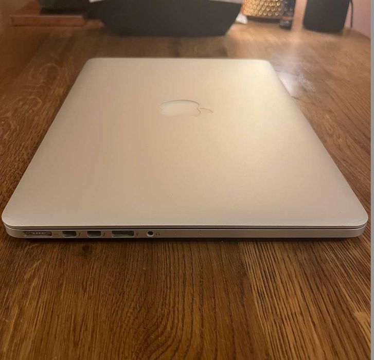 Macbook Pro 13" Retina i5 8 GB RAM 128 GB - без забележки