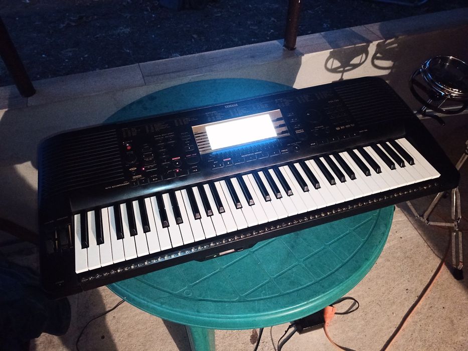Ямаха Yamaha PSR 730