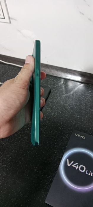 Vivo 40 Lait сатылады
