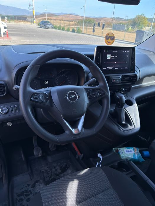 Vand Opel combo anul 2021