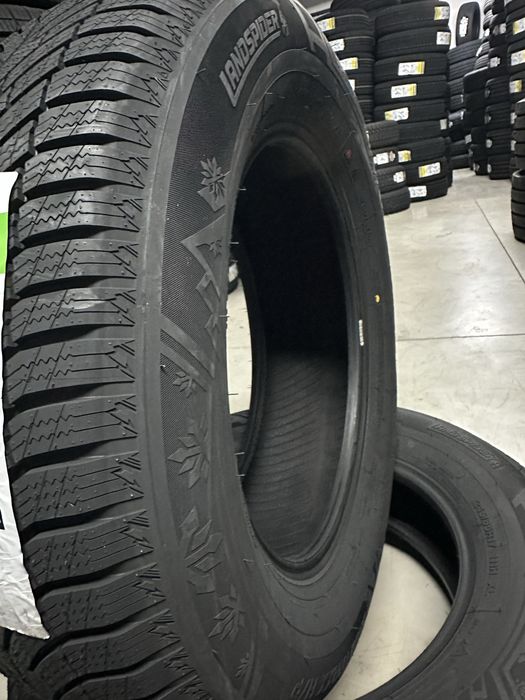 Нови Зимни Гуми LANDSPIDER SNOWTRAXX H/P 245/65R17 111H XL 2456517