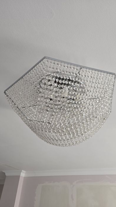 Продам люстры, бра