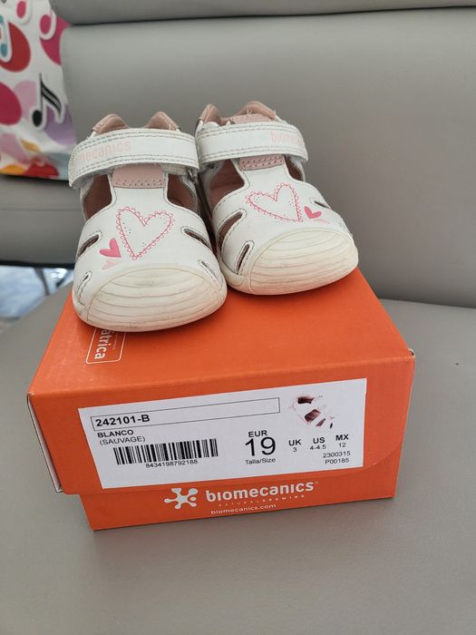 Сандали за прохождане