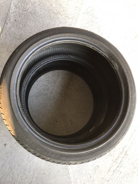 255/40/21 пирели 2 броя 5.5мм 2016