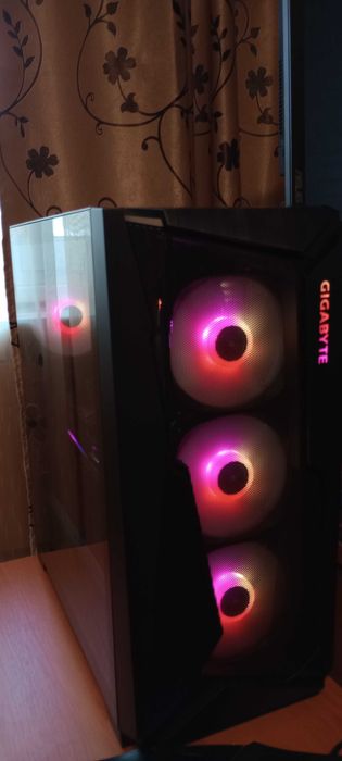 Caclulator/PC Powered by Aorus RYZEN 5700X + RTX 3070 + Ram 3600 32 GB