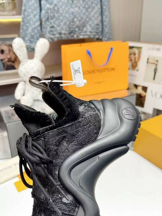 Сникърси Louis Vuitton с дантела