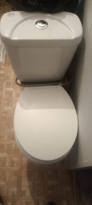 Продам унитаз почти новый