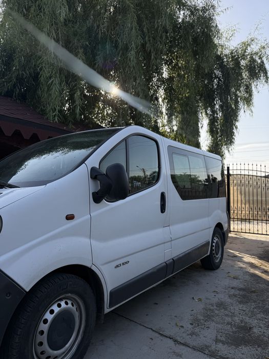 RENAULT Trafic 2006 — imagine 3