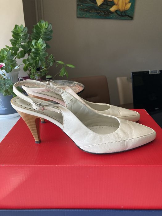 Дамски обувки на ток, еспадрили, сандали