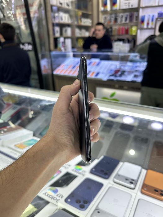 Iphone 11pro Max 256 gb 210$