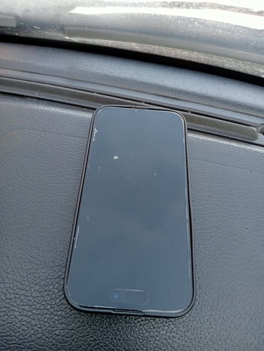 Продам. айфон 15