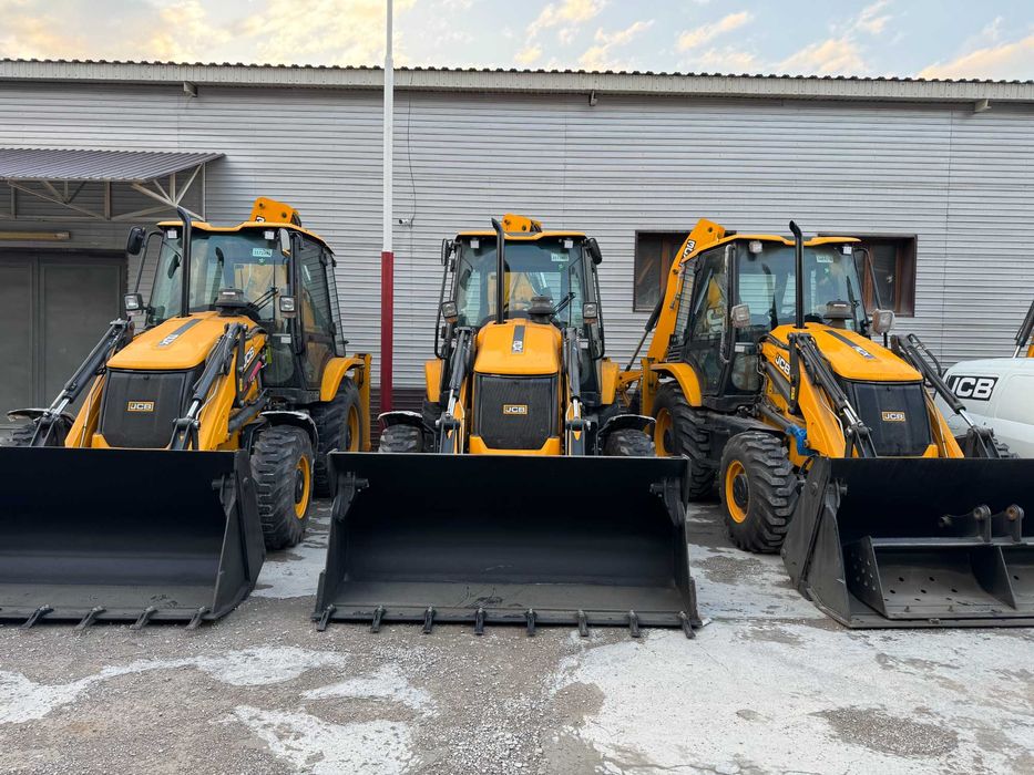 В наличии экскаватор-погрузчик JCB 3СX PLUS (телескоп)