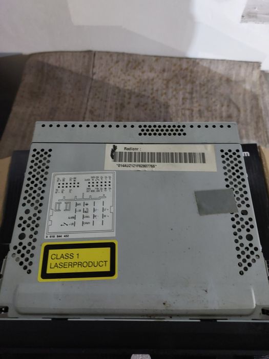 Продавам оргинално радио за Ауди А4 В7